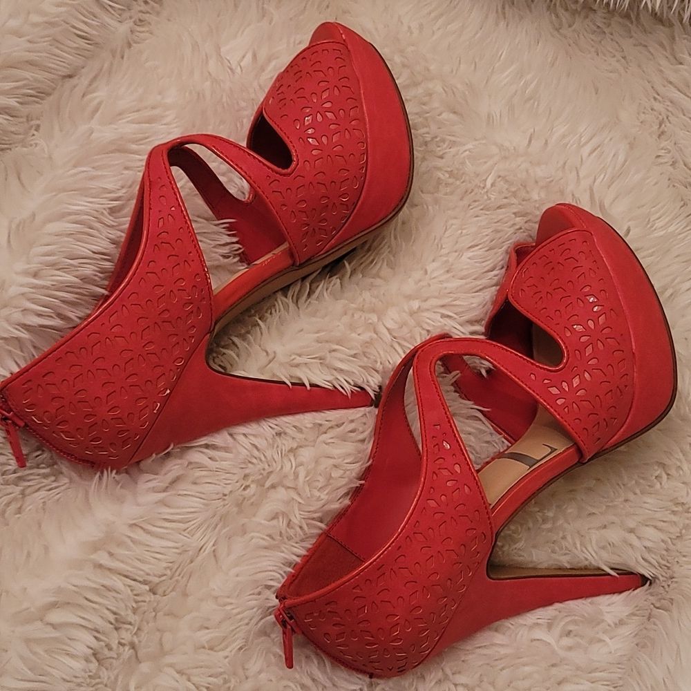 Elle Women's Platform Heels - Picture 5 of 16